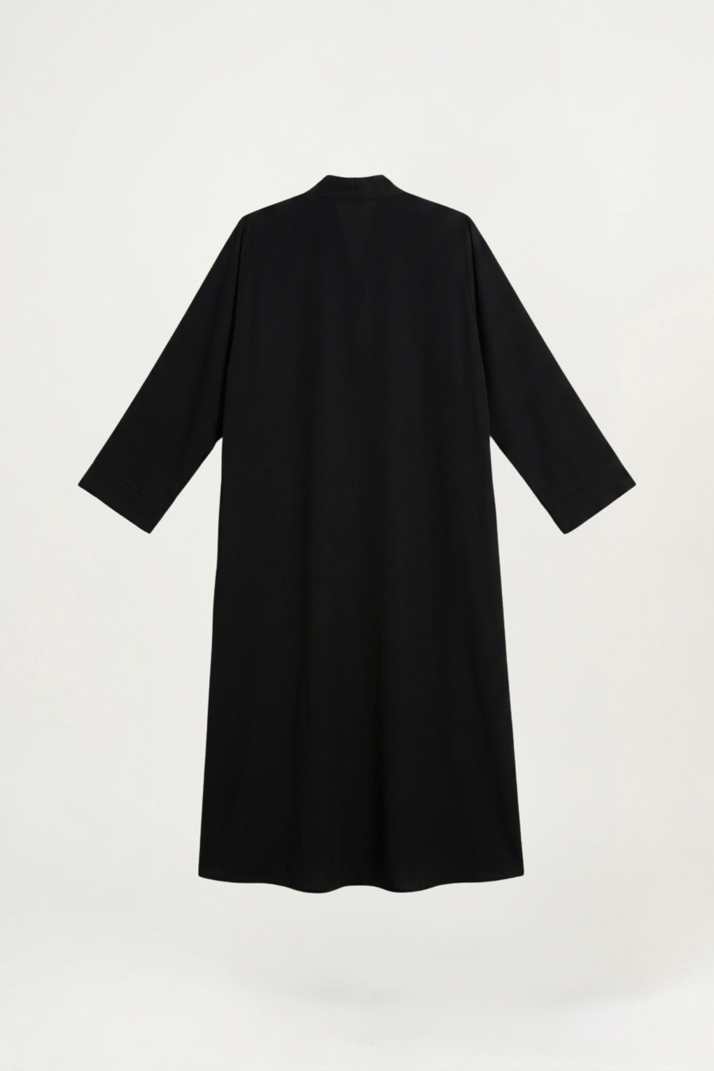 Abaya noire perlée Hessa portée en tenue complète avec hijab