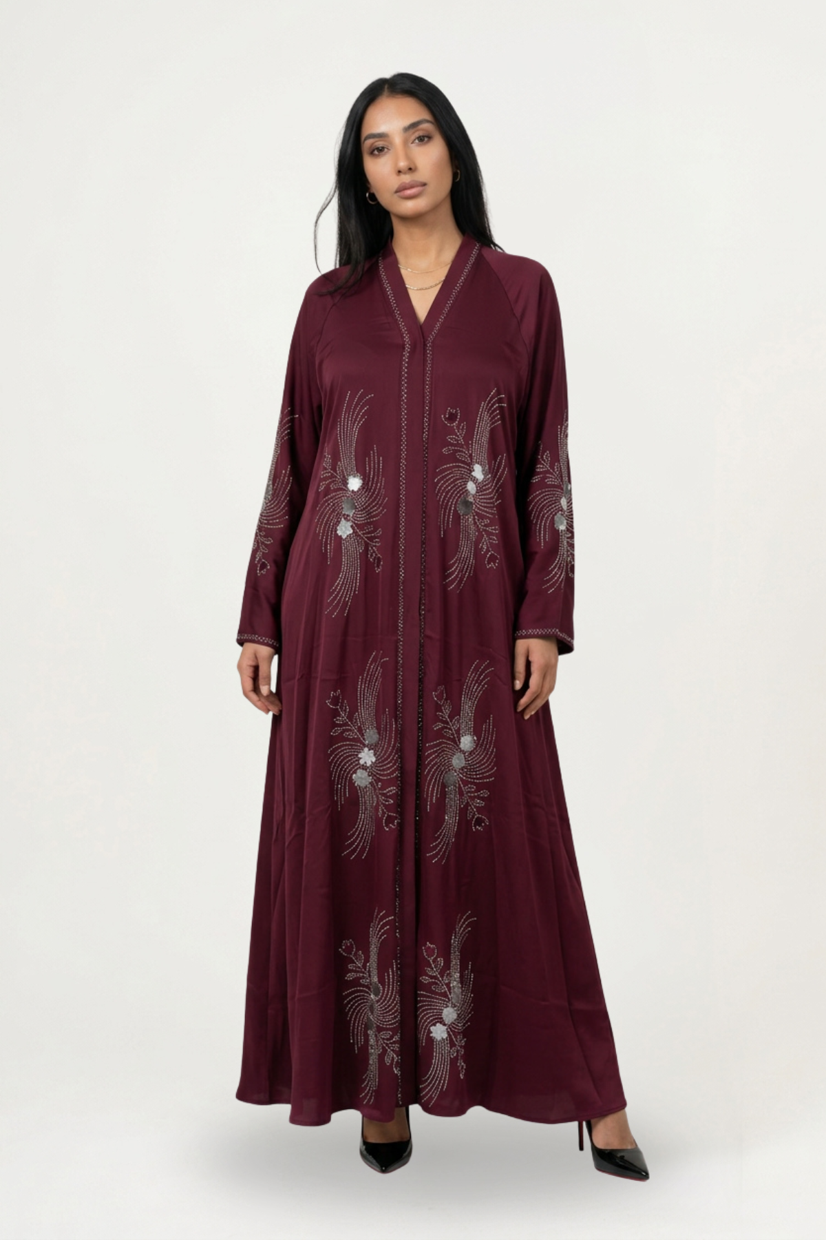 Abaya bordeaux prune brodée Meydan, tombé fluide du Nidha