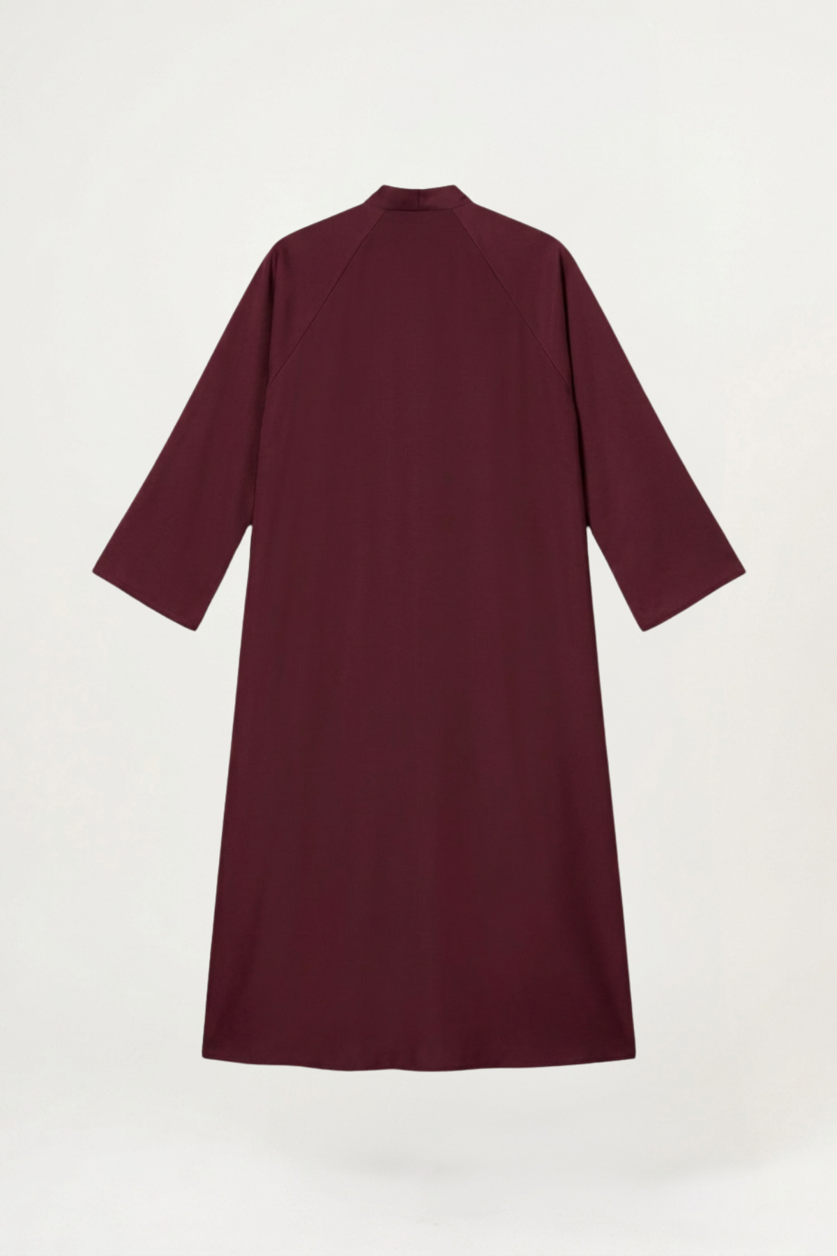 Abaya bordeaux prune Meydan portée en tenue complète avec hijab