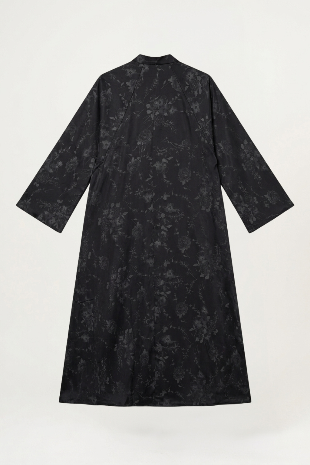 Abaya noire Safa portée en tenue complète avec hijab